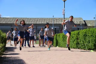 400 niños celebran el día de la Educación Física