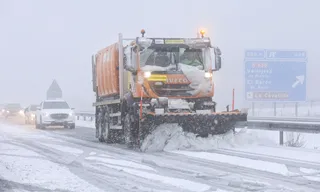 José Vicente ICAL . La intensa nevada de las últimas horas obliga a cerrar al tráfico la Autovía de la Ruta de la Plata (A 66) entre Sorihuela y Vallejera de Riofrío (Salamanca) (1)