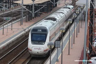 Imagen de un tren en la estación de Salamanca. Foto de archivo