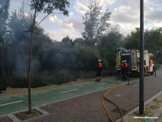 Incendio en el paseo fluvial en la tarde de este viernes, 28 de mayo