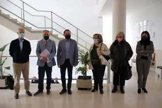 Representantes del CIC y de la Asociación de Lucha contra el Cáncer de Salamanca mantienen un encuentro