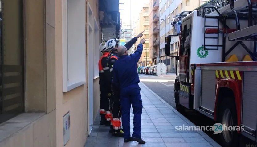 GALERÍA | Fuga de agua en un edificio de la calle Rodriguez Fabrés