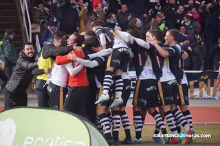 Celebración del gol de Guille Andrés ante el Deportivo.