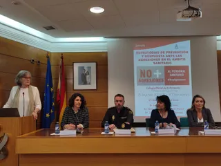 Mesa debate sobre estrategias de prevención y respuesta ante las agresiones