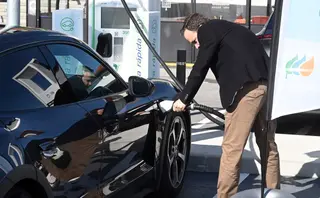 Inauguración de la primera gran estación de recarga ultrarrápida para vehí­culos eléctricos de Burgos | Ricardo Ordóñez