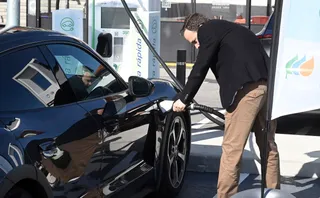 Inauguración de la primera gran estación de recarga ultrarrápida para vehículos eléctricos de Burgos | Ricardo Ordóñez