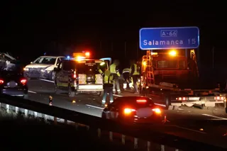 Accidente en la A-66 entre dos turismos obliga a la Guardia Civil a cortar un carril