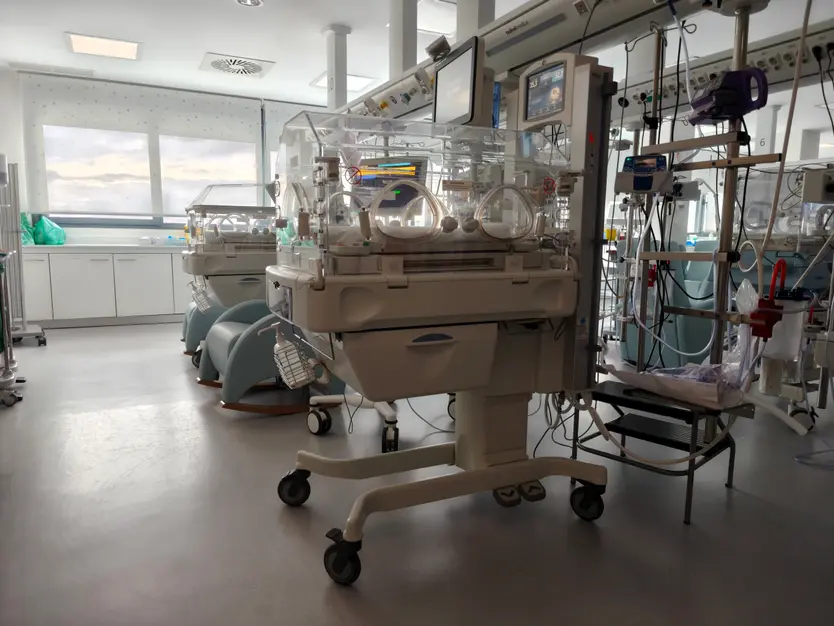 UCI neonatal del hospital de Salamanca. S24H.