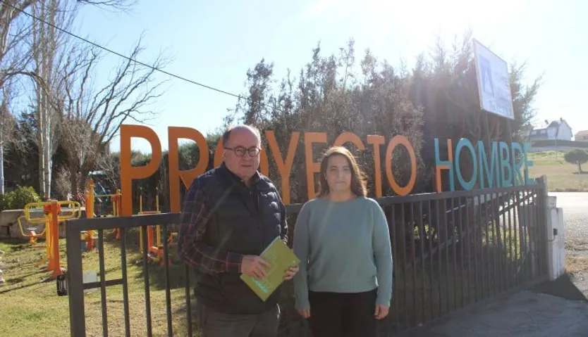 Manuel Muiños presidente de Proyecto Hombre junto a Ana Rodrigo directora técnica.