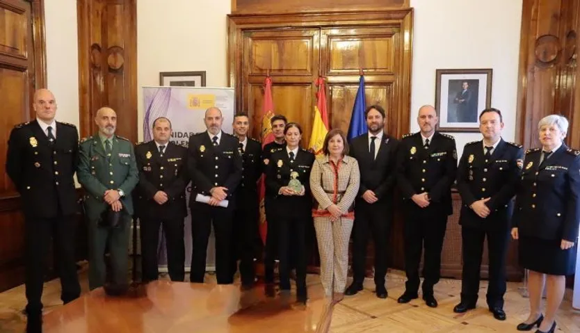 Concesión del galardón a Unidad de Atención a la Familia y Mujer (UFAM) de la Comisaría de Policía Nacional de Béjar