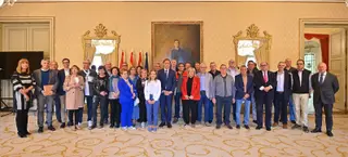 García Carbayo recibe a 43 funcionarios municipales jubilados en el último año en su homenaje