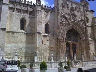 Foto de archivo de la iglesia de Santa María de Aranda de Duero