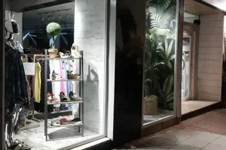 Tienda en Salamanca. Foto de archivo