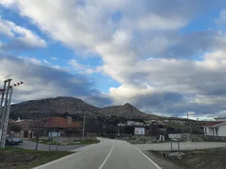 El cerro de El Berrueco desde el Tejado de Béjar
