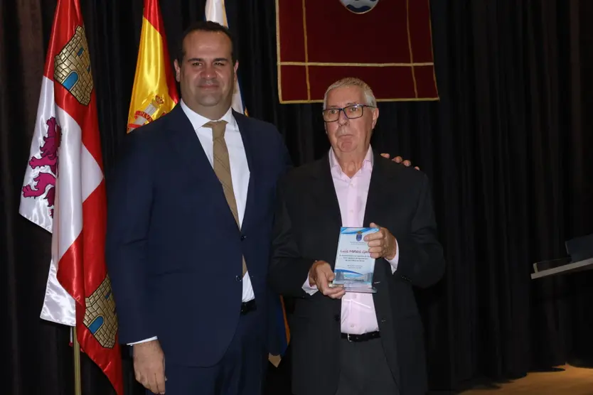 David Mingo junto al pregonero Luis Mateos durante el pregón de San Blas en Santa Marta 