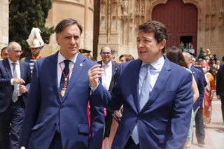 Carlos García Carbayo, acompañado por miembros de la Corporación Municipal, asiste a la Misa Solemne con motivo de la Festividad de San Juan de Sahagún | Salamanca 24 Horas