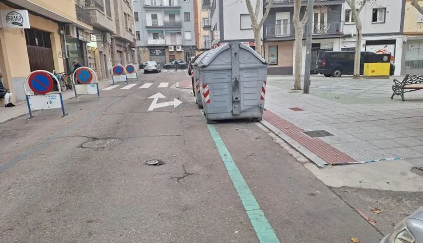 Obras de ensanchamiento de aceras en la calle Toledo