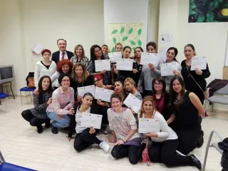 Dieciséis mujeres gitanas participan en un programa para su integración social y laboral