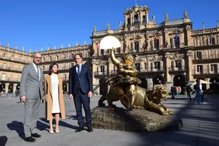 García Carbayo, Iglesias y Mingo inauguran la exposición de Xu Wong Fei (8)
