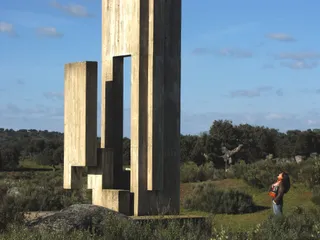 Obelisco a la libertad, escultura de Ángel Mateos, Villavieja de Yeltes