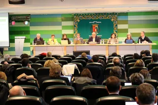 El vicerrector de Postgrado y Enseñanzas Propias presenta en Madrid las orientaciones para el diseño y acreditación de las microcredenciales universitarias