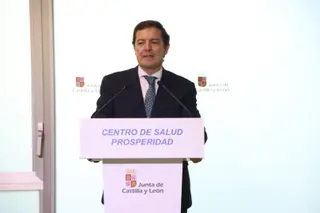 Alfonso Fernández Mañueco durante la inauguración del Centro de Salud de Prosperidad. 
