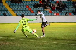 Aficionados en el Estadio Helmántico disfrutando del encuentro entre el Salamanca CF UDS y el Burgos Promesas | Salamanca24horas