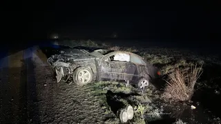 Vehículo fuera de la vía en Bóveda del Río Almar | Foto ICAL