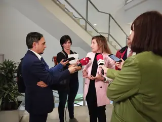 La consejera de Sanidad, Rocío Lucas en el Centro de Investigación del Cáncer