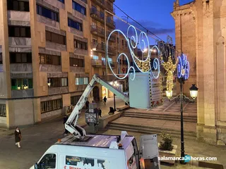 Reparación luz Navidad calle Toro (2)