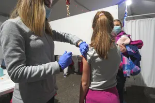 Vacunación de niños en Castilla y León. Fotos Junta