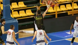 Harrison deja una bandeja ante Santo Domingo Betanzos / FOTO SALAMANCA24HORAS.COM