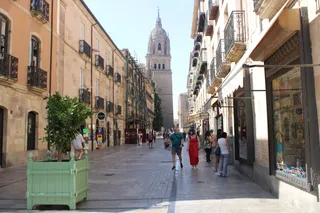 Gente, turismo, verano, paseando, calor. En Salamanca, archivo