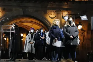 Plaza Mayor. Concentración por el 25 N del Ayuntamiento de Salamanca