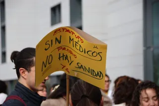 Los médicos de Salamanca se manifiestas a las puertas del hospital