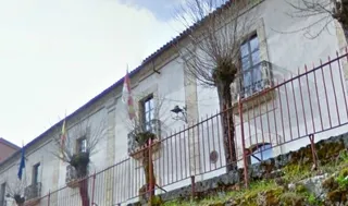 Los concejales socialistas se oponen a la reducción de profesores en su centro educativo