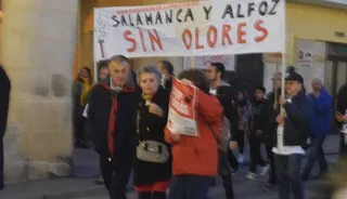 Pancarta de Salamanca protestando por los malos olores en Zamora