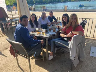 Más de un centenar de salmantinos celebran el Lunes de Aguas en el Parque de El Retiro de Madrid