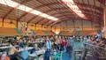 Un polideportivo convertido en refugio: camillas, comida y solidaridad con los evacuados en Arenas de San Pedro