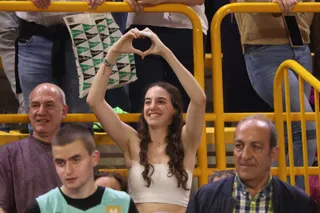 Iyana Martín, durante el partido entre Perfumerías Avenida - Valencia Basket | FOTO ANDREA MATEOS