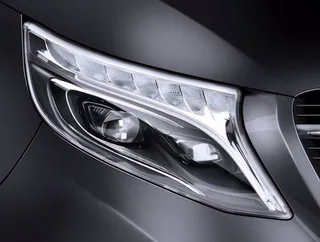 Limpiar los faros del coche en dos pasos, sin acudir al taller: Truco casero
