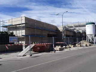 Villares de la Reina. Nuevos vestuarios piscina