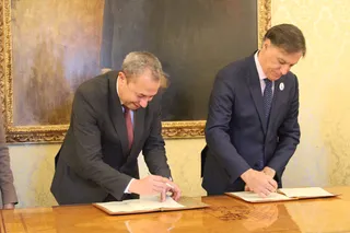 El alcalde de Salamanca y presidente de Zaldesa, Carlos García Carbayo, y el presidente del Consejo de Administración de la Autoridad del Puerto de Aveiro, Eduardo (15)