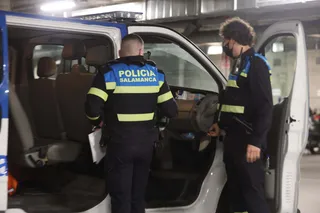 Reportaje con la Policía Local en el turno de tarde para comprobar terrazas y mascarillas.