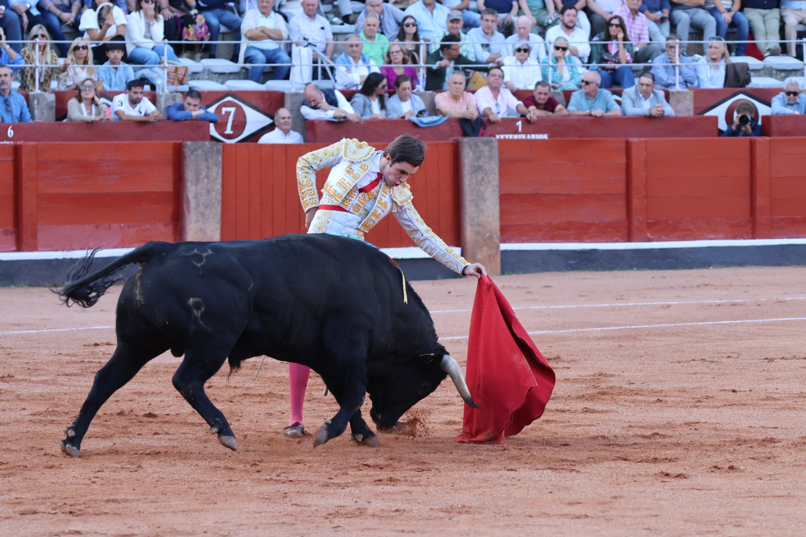 Mario Vilau en La Glorieta ante 'Hila-mucho' de Adelaida | Andrea Mateos