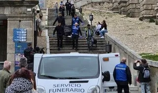 Fallece un hombre británico tras caer de espaldas desde el mirador del Acueducto de Segovia. Foto Óscar Valverde | ICAL