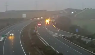 Accidente entre una furgoneta y un coche en la A-62, a la altura de Castellanos de Moriscos | Cámaras de tráfico de la DGT