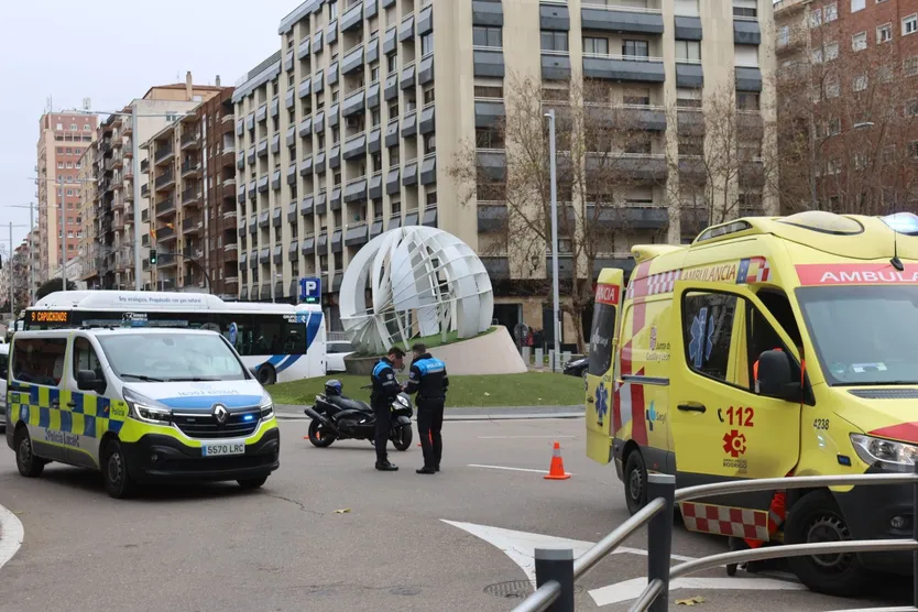 Un motorista herido en la rotonda de la UDS