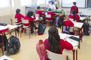 Colegio, escuela, aula, primaria, clase, niño, niña, niños, estudiando, estudiar, escribir, escribiendo, deberes, profesor, profesora, profesores