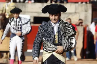 Morante de la Puebla haciendo el paseíllo en La Glorieta en la feria de 2026 | Asier Galache 